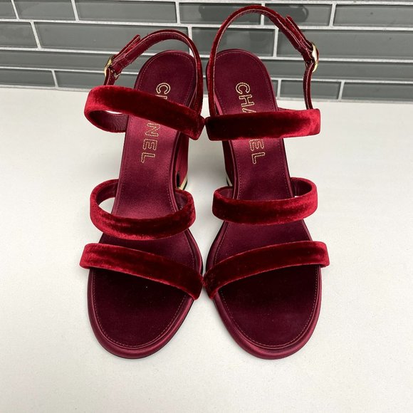 CHANEL 17A CC Logo Burgundy Velvet Strappy Slingback Open-Toe Sandals - IT 40 - Picture 2 of 11